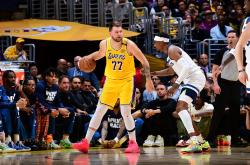 NG娱乐- 东契奇关键节点回归赛场,g2带队取胜了吗 